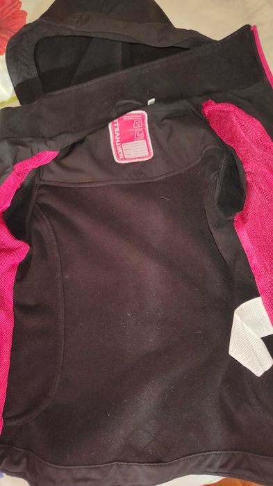 Яке софтшел р.140 черно за момиче.
