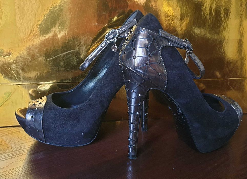 Обувь женская  на каблуке