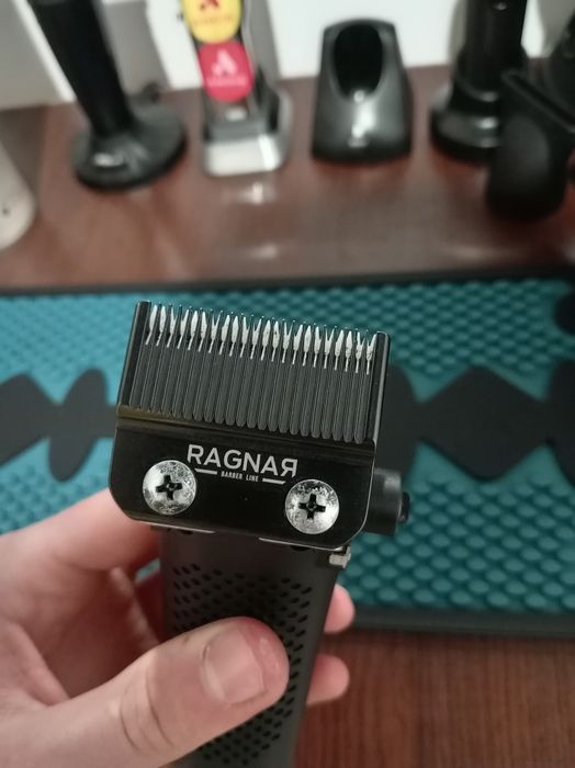 Vând mașini de tuns