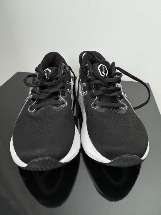 De vanzare adidasi asics