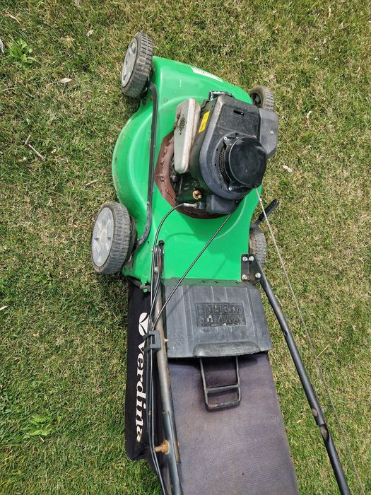 Vând mașină de tuns gazon Verdina
