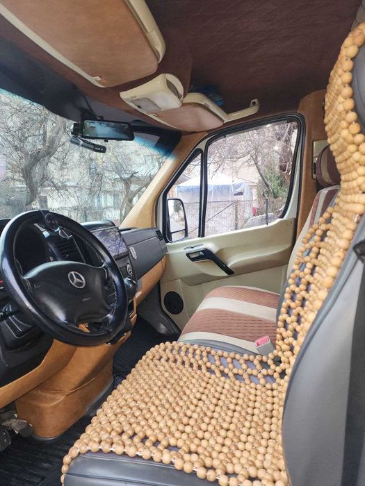 Mersedes yuktashish uchun