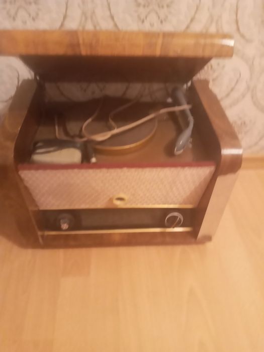 Продам проигрыватель Рекорд- 66 (СССР)