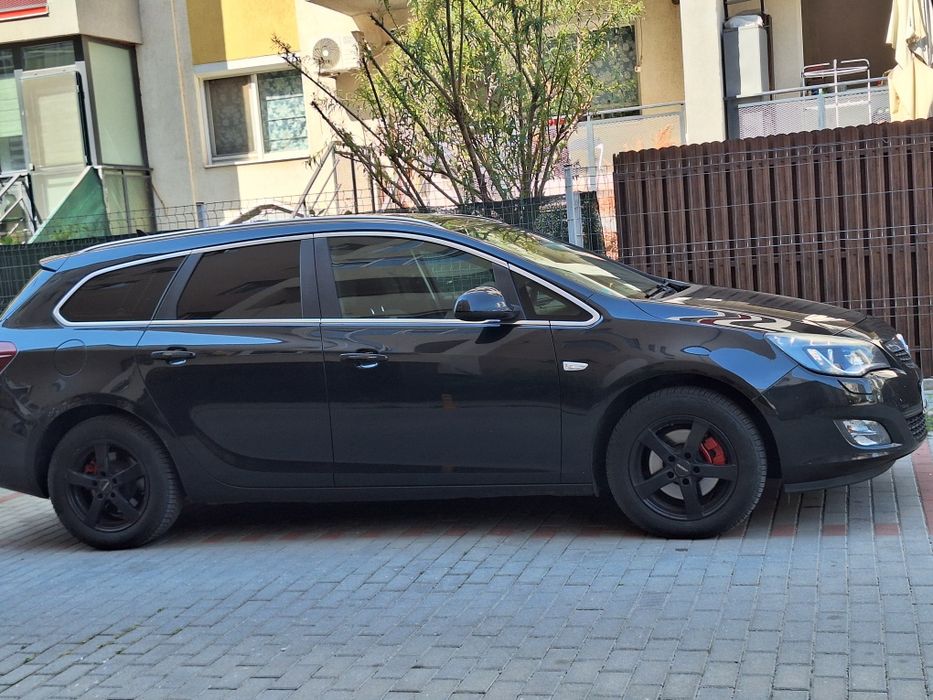 Opel Astra sport tourer 2.0 165cp