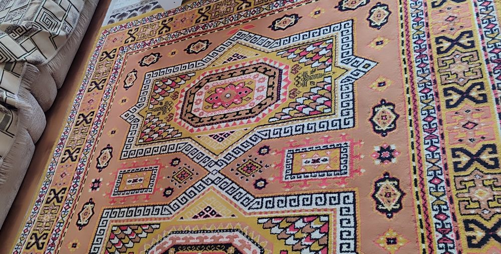 Красивый натуральный ковер/ковёр