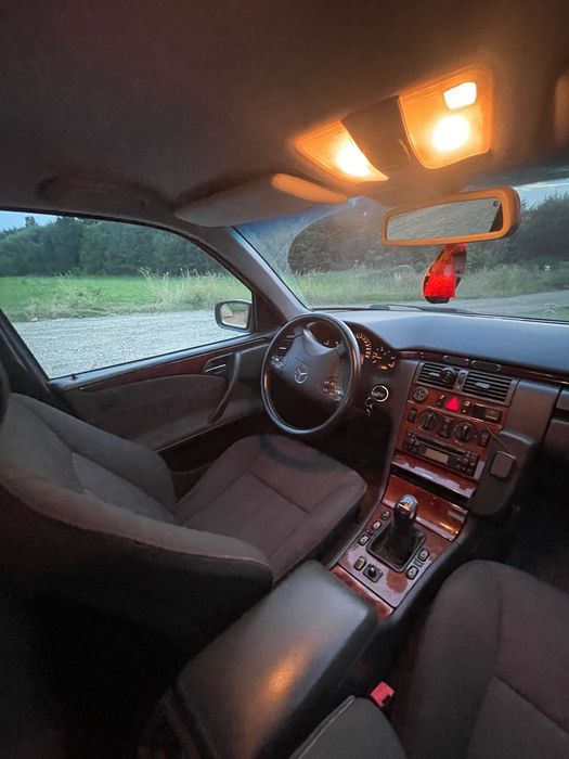 Mercedes e class