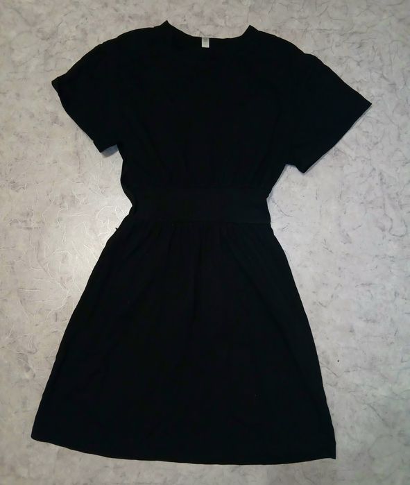 продам одежду. платья и рубашка