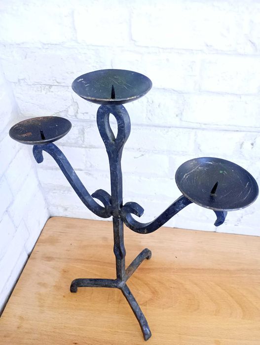 Стар свещник от ковано желязо