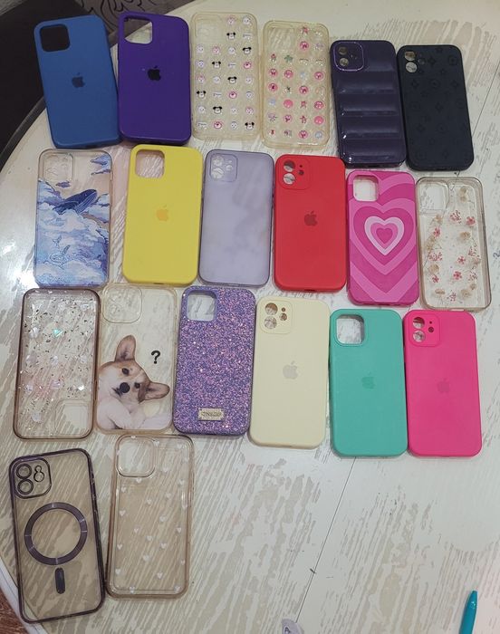 IPHONE 12.  Акб 80%