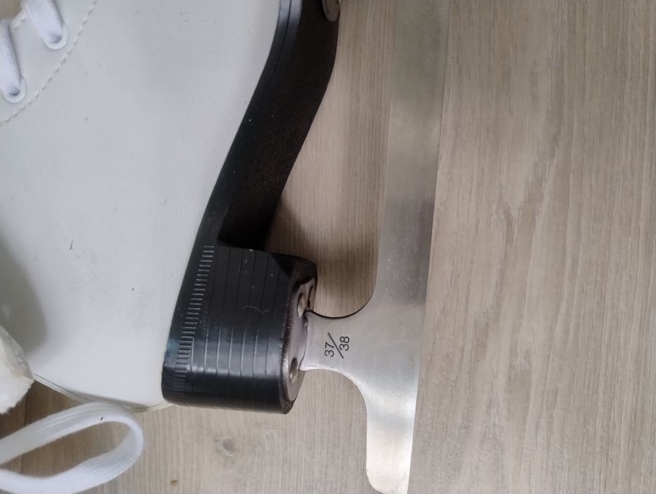Patine de gheață artistice Oxelo (Decathlon) – Mărimea 37/38