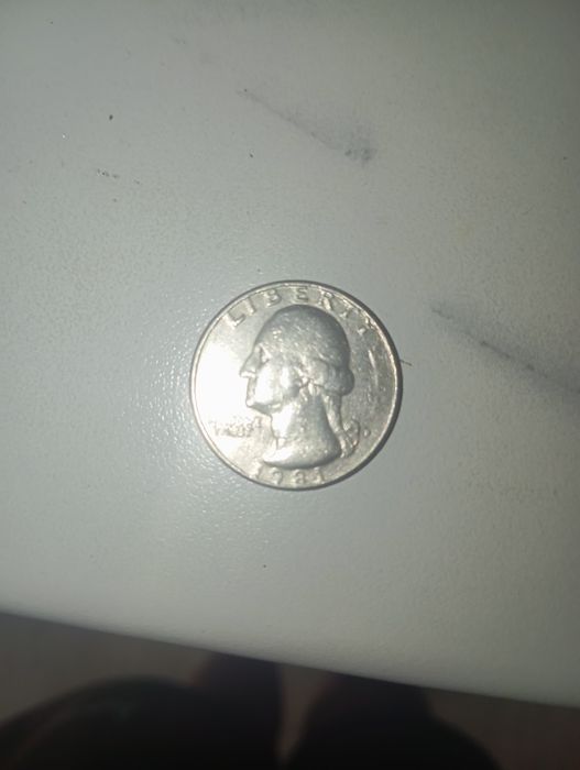 Продаю монету пишите в лс