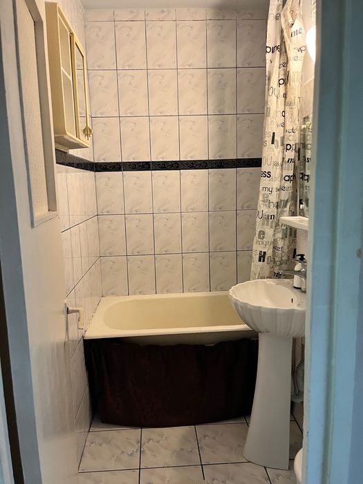 Închiriez apartament cu două camere