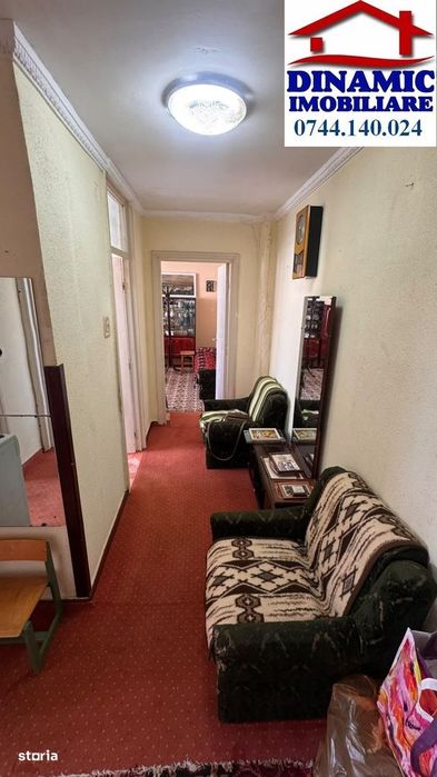 Ap 2 camere decomandat, etaj 3 – Precista, zona Școala 10, 49 000 Euro