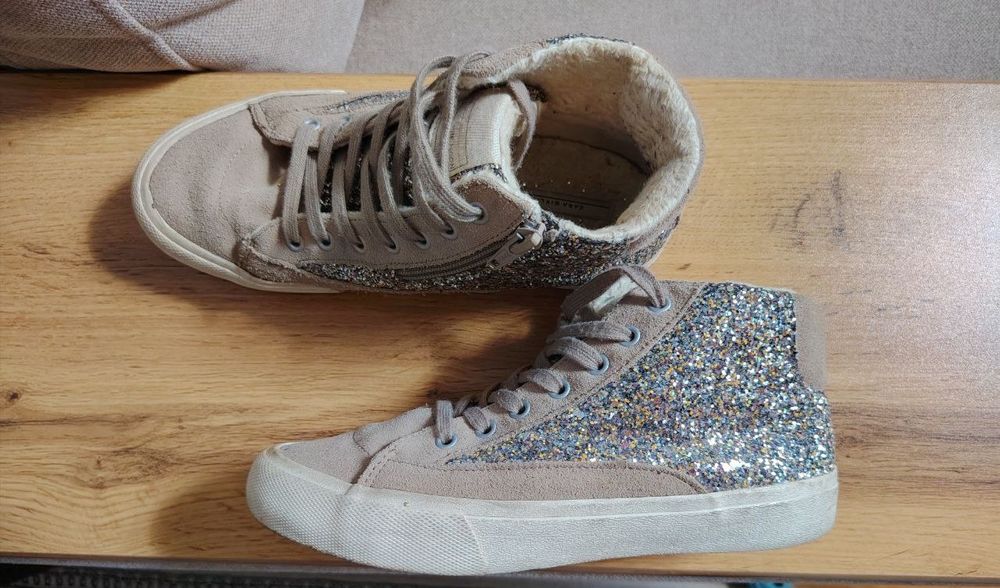 Утеплённы высокие  кроссовки на меху