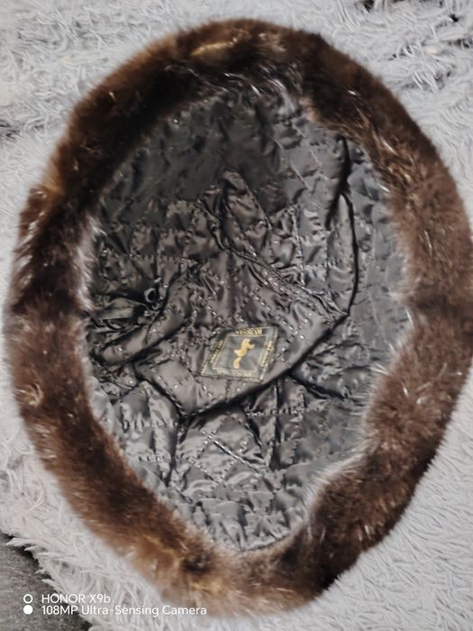 Две Норковые шапки продам