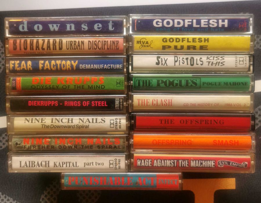 Колекция от 110 метъл аудио касети. Дет, блек, траш, индъстриъл,. пънк