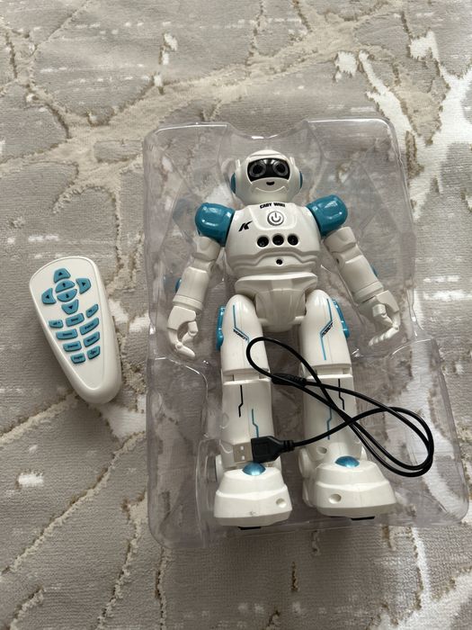 Продам Робот игрушку