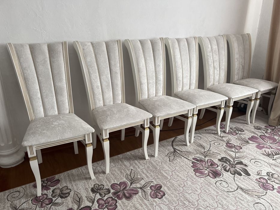 Стулья гостинные