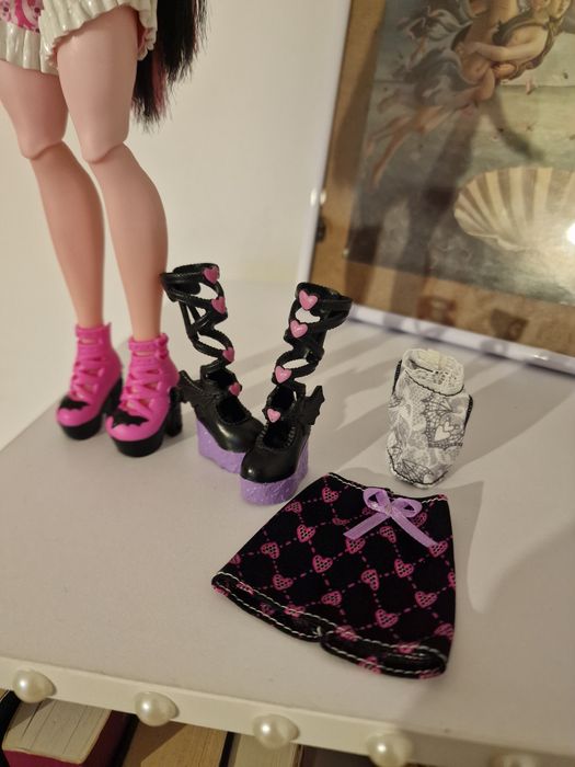 Papusa Monster High Draculaura Skulltimate Secrets 1