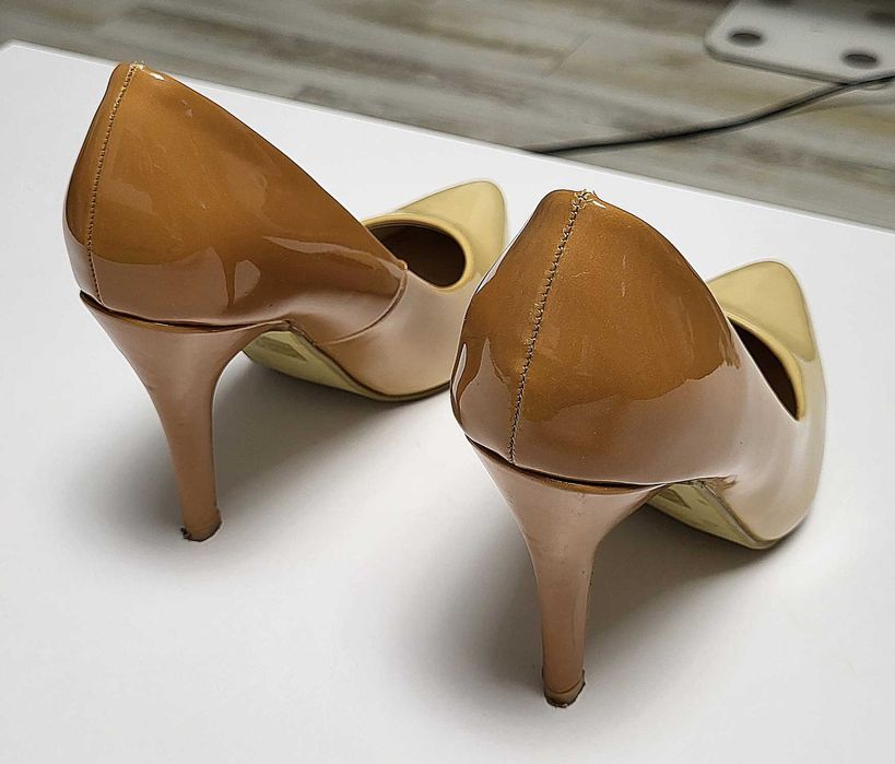 Pantofi stiletto eleganți din piele naturală, în două nuanțe