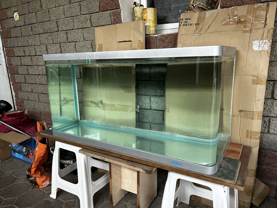 Продается заводской аквариум Jebo