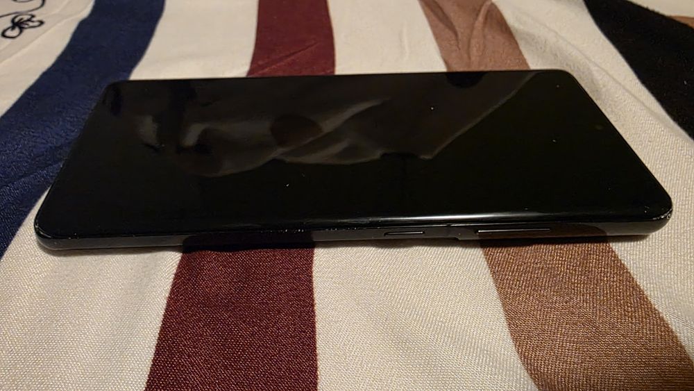 Vand sau schimb Samsung S21 Ultra 128 gb si 12 gb ram cu husa si cablu