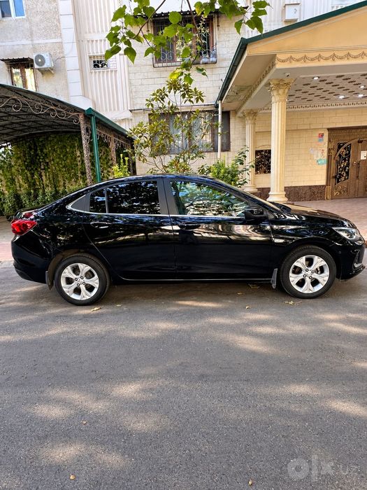 Chevrolet Onix Premier 2