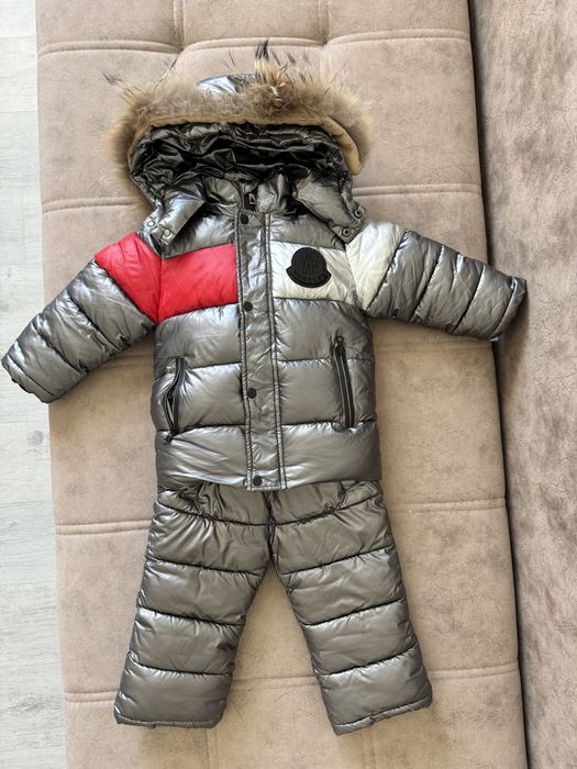 Продам детский комбинезон подойдет от 2 до 4 лет