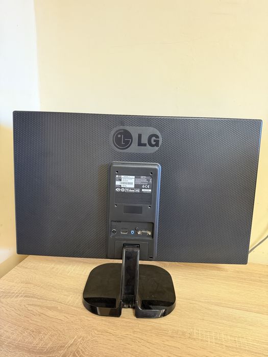 Монитор LG FullHD