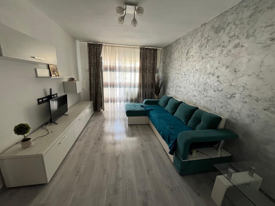Inchiriez apartament