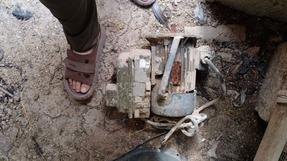 Электрическая буровая устанока!