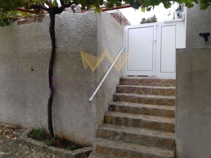 Продава се Къща в Аксаково - 165 кв.м за 1213 €/кв.м - Снимка #4