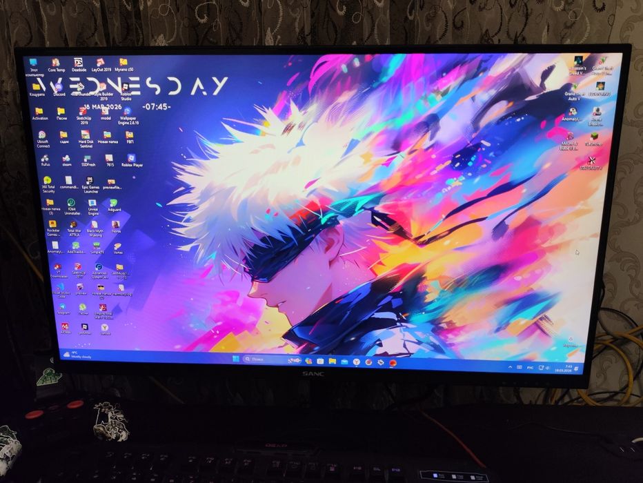 Монитор на игровой компьютер.