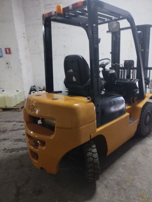 Продам вилочный погрузчик