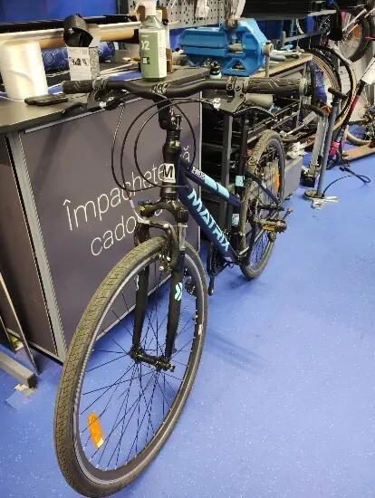 Bicicleta hibrida Matrix 28" - (SecondHand) Decathlon