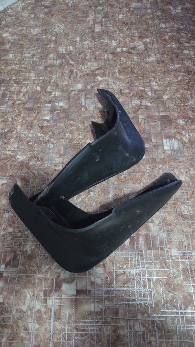 Брызговики карина е