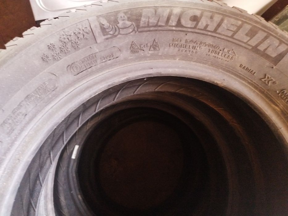 Продам шины 8 зимних резин