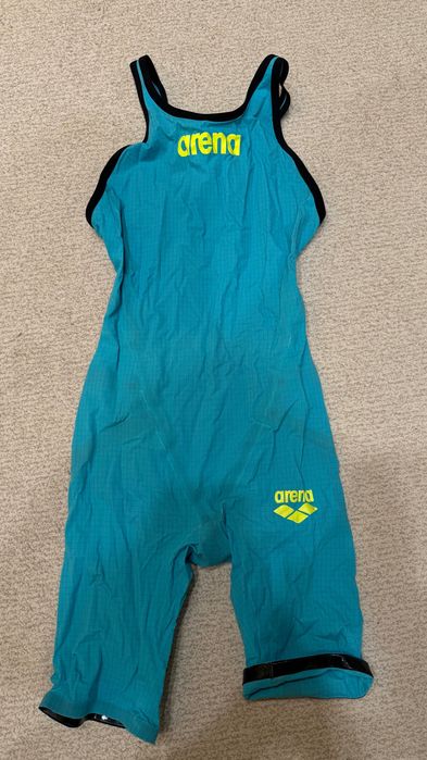 costum carbon înot arena
