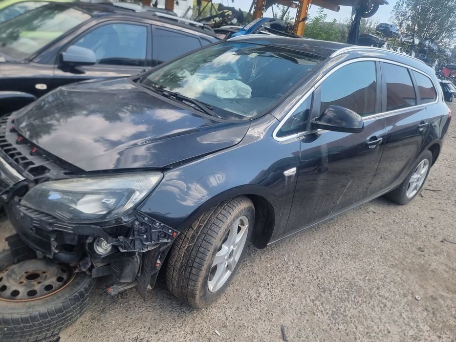 Consola centrala cotiera 13312282 Opel Astra J (2009 - 2012)