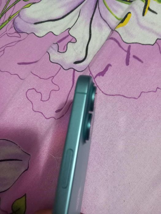 Vând iPhone 16  urgent