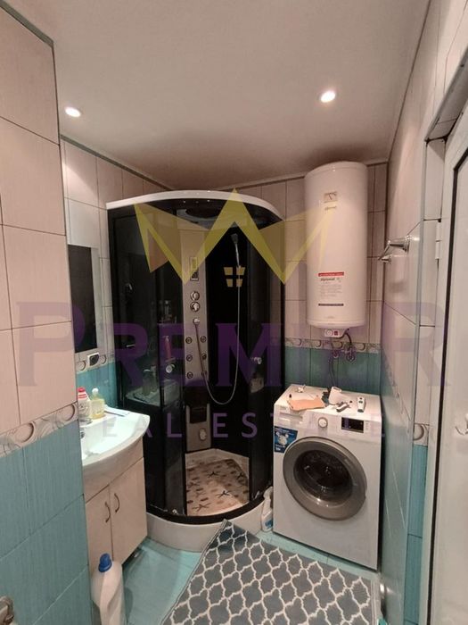 Продава се Тристаен апартамент в Бургас, Славейков - 66 кв.м за 2023 €/кв.м - Снимка #11