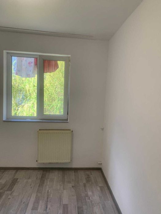 Închiriez garsonieră renovată recent - lângă liceul Sportiv