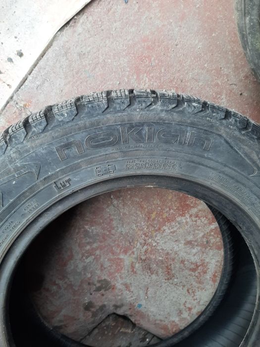 Нокиян 2 штуки зимняя резина