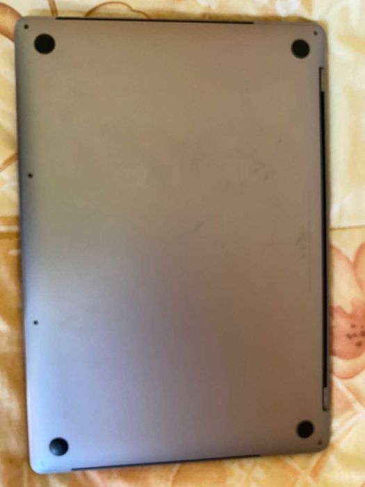 MacBook Pro 15" (A1707) – Изключително запазен + Пълен комплект