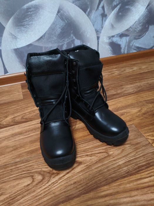 Продам берцы 41 размер