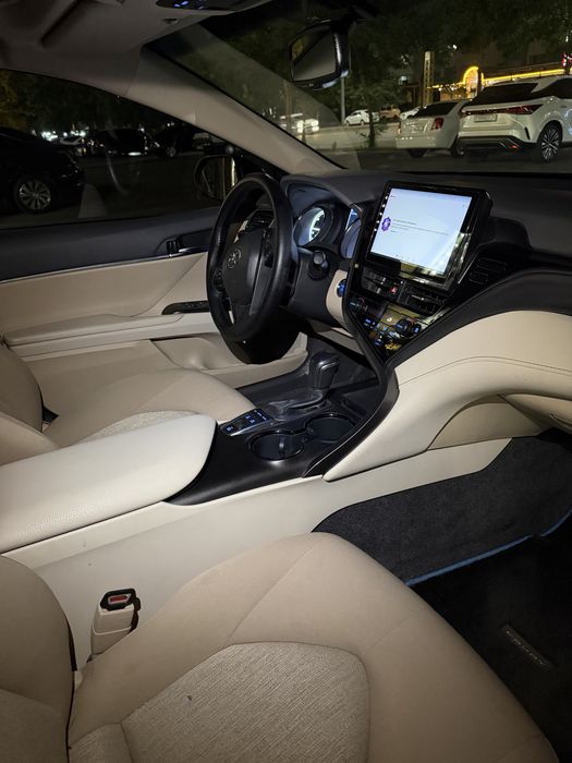 Toyota camry 2022 yil Dubai versa