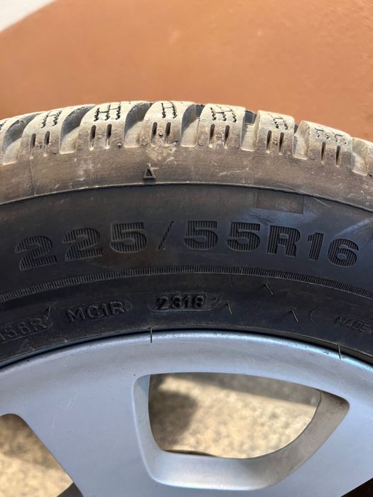 BMW E60 джанти с хубави зимни гуми 225/55/16