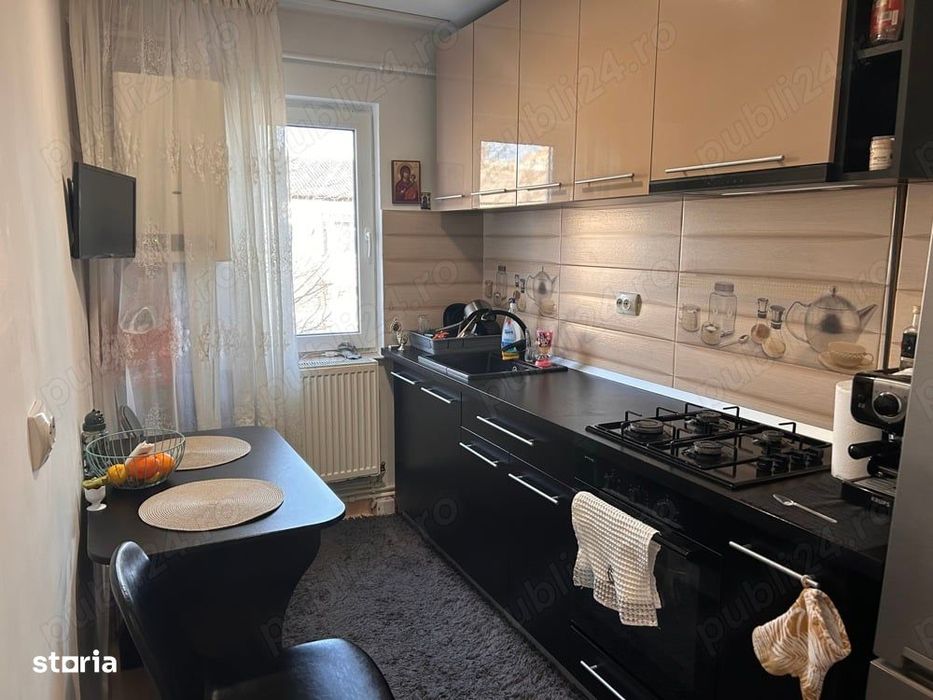 PACURARI-ap.2 camere, 42 m2, et.4 cu pod, mobilat si utilat!