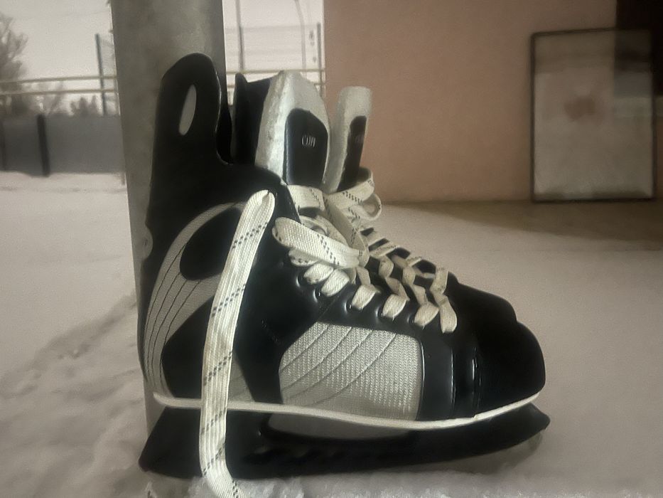 Продам коньки