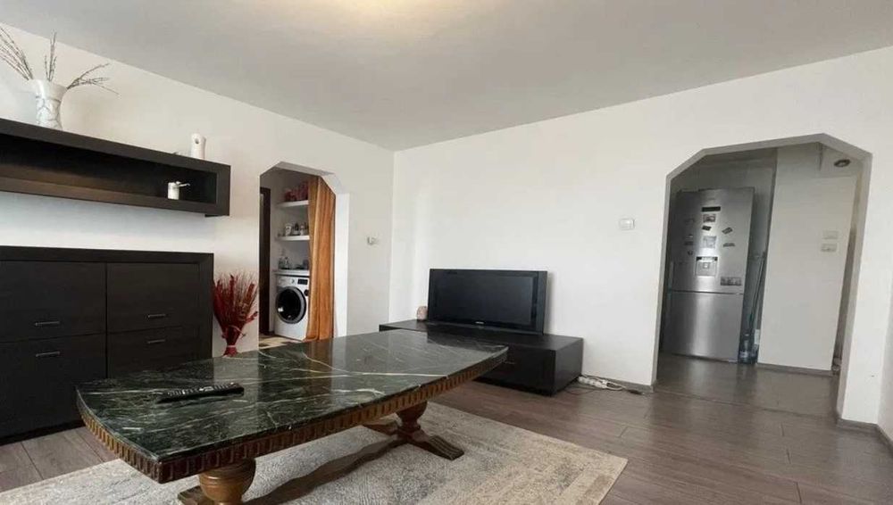 Дава се под наем Тристаен апартамент в Пловдив, Младежки Хълм - 90 кв.м за 326.4 € - Снимка #1